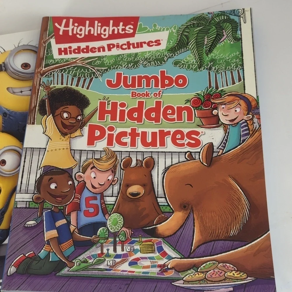 Lot of 3 activity books Highlights Hidden Pictures